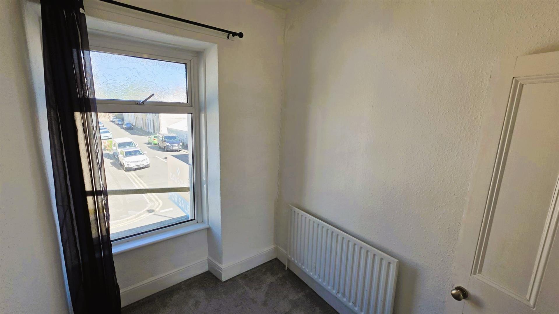 Swansea Road, Llanelli, SA15 3BJ